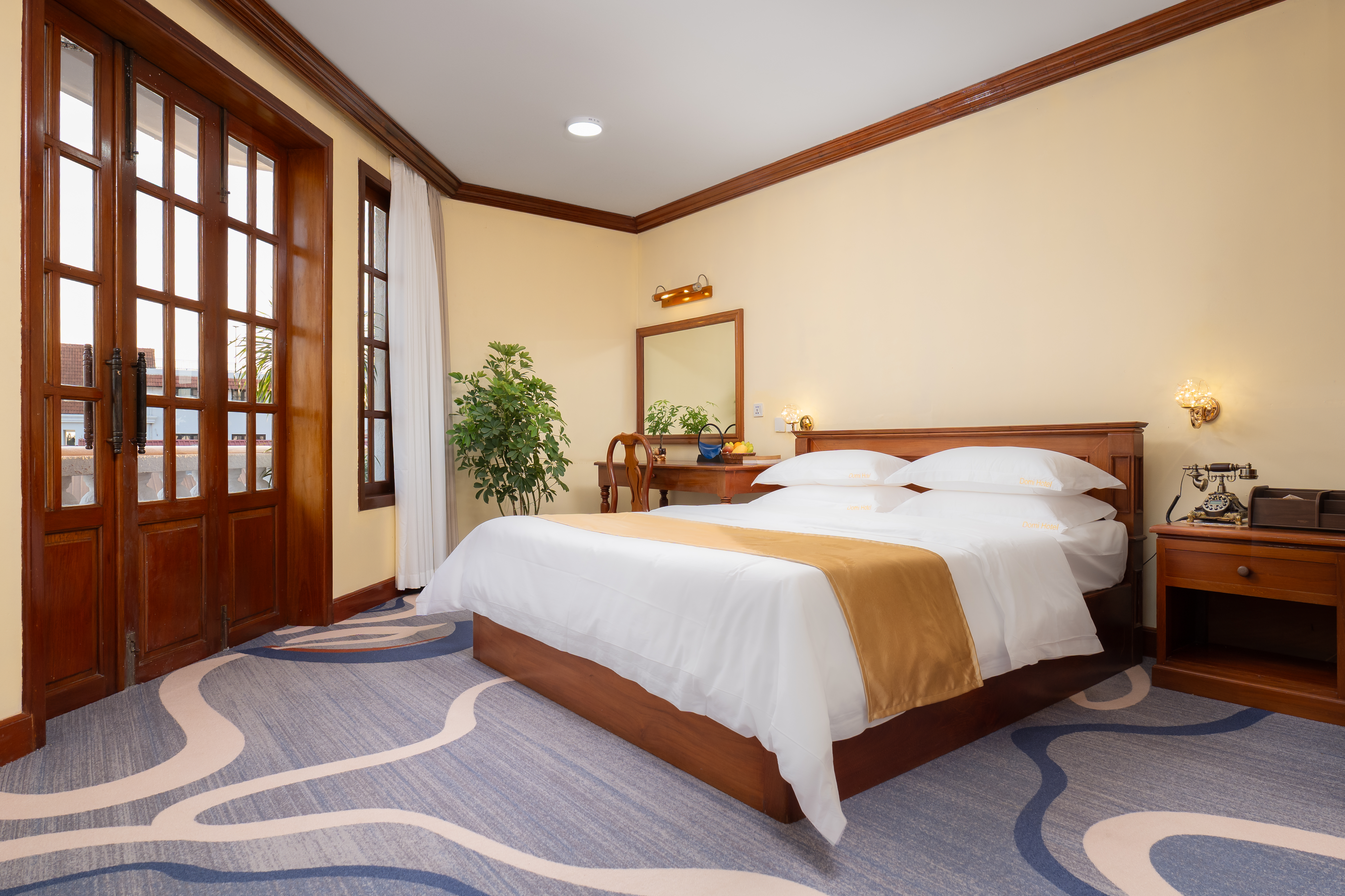 Deluxe Double — bedroom